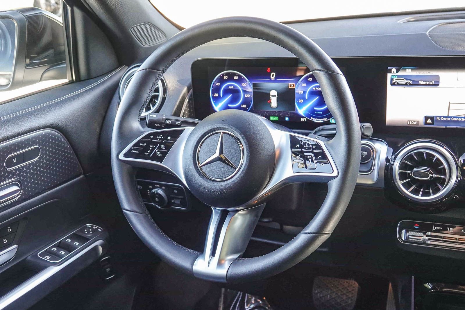 Used 2024 Mercedes-Benz EQB 300 4MATIC image 15