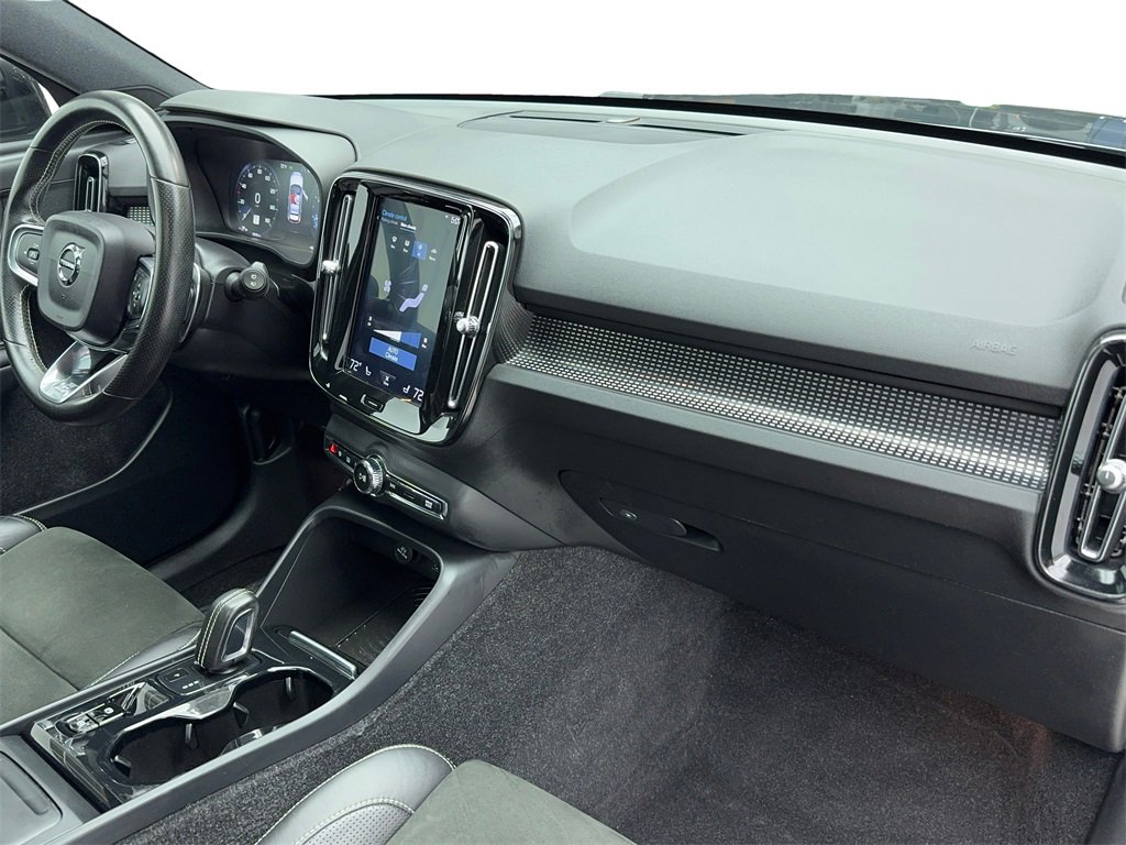 Used 2019 Volvo XC40 T5 R-Design image 44