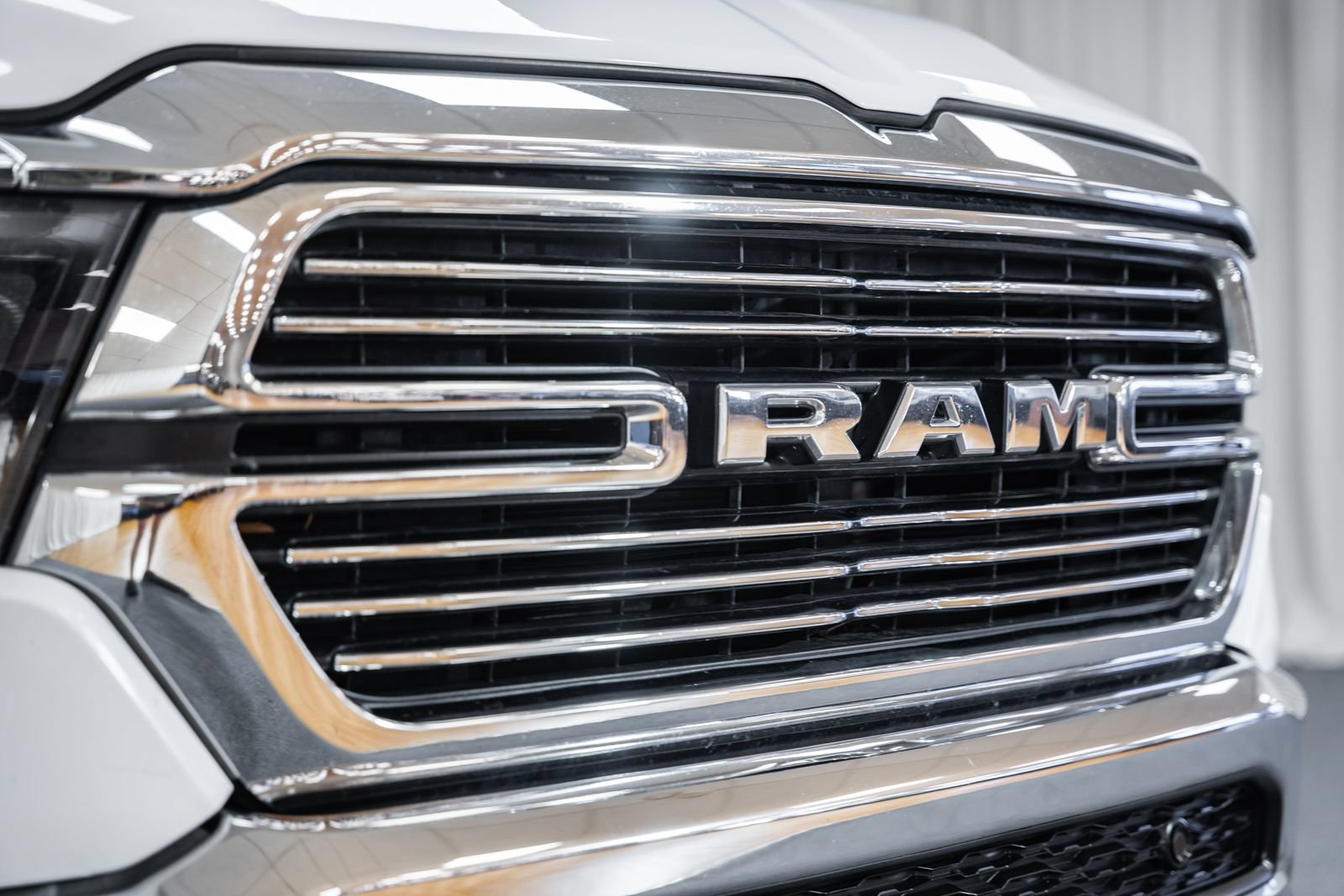 Used 2022 RAM 1500 Laramie AWD/4WD image 12