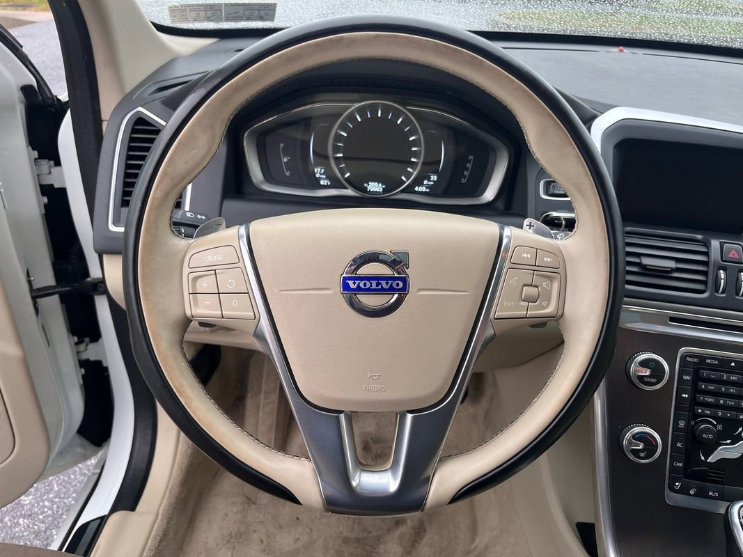 Used 2015 Volvo XC60 T6 image 15