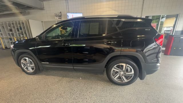Certified 2021 GMC Terrain SLT w/ LPO, Dark Accent Package AWD/4WD image 5