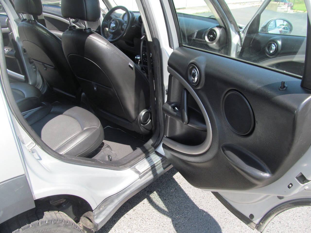 Used 2011 MINI Cooper Countryman FWD image 15