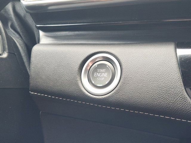 Used 2024 Cadillac Escalade ESV Premium Luxury w/ Performance Package image 9