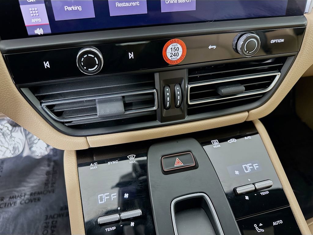 Used 2025 Porsche Macan image 18