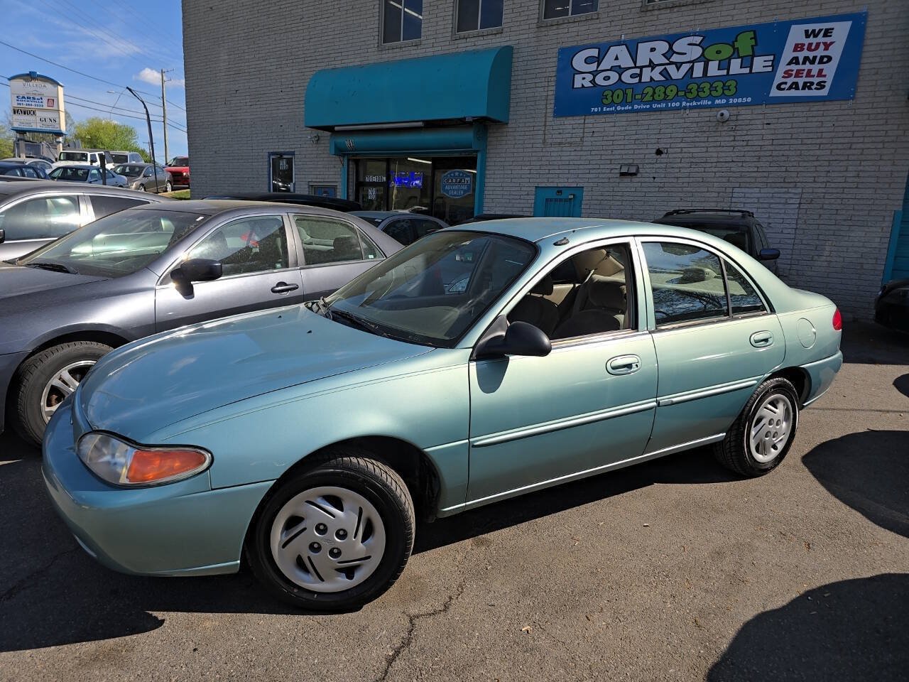 Used 1999 Ford Escort SE FWD image 5