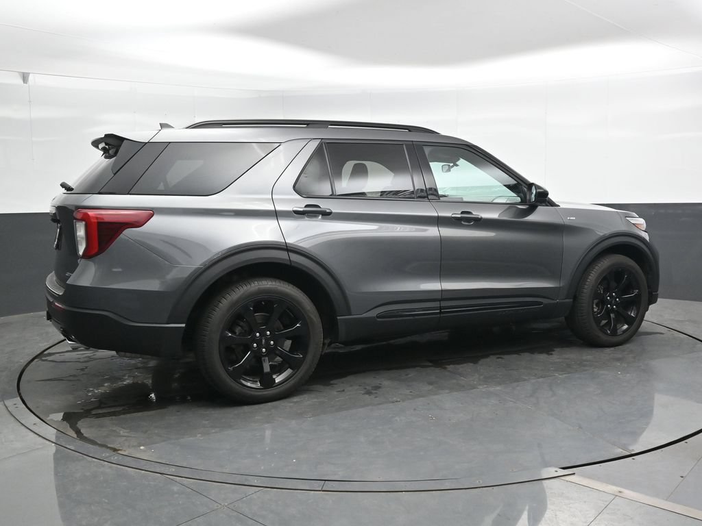 Used 2023 Ford Explorer ST-Line w/ Class IV Trailer Tow Package AWD/4WD image 2