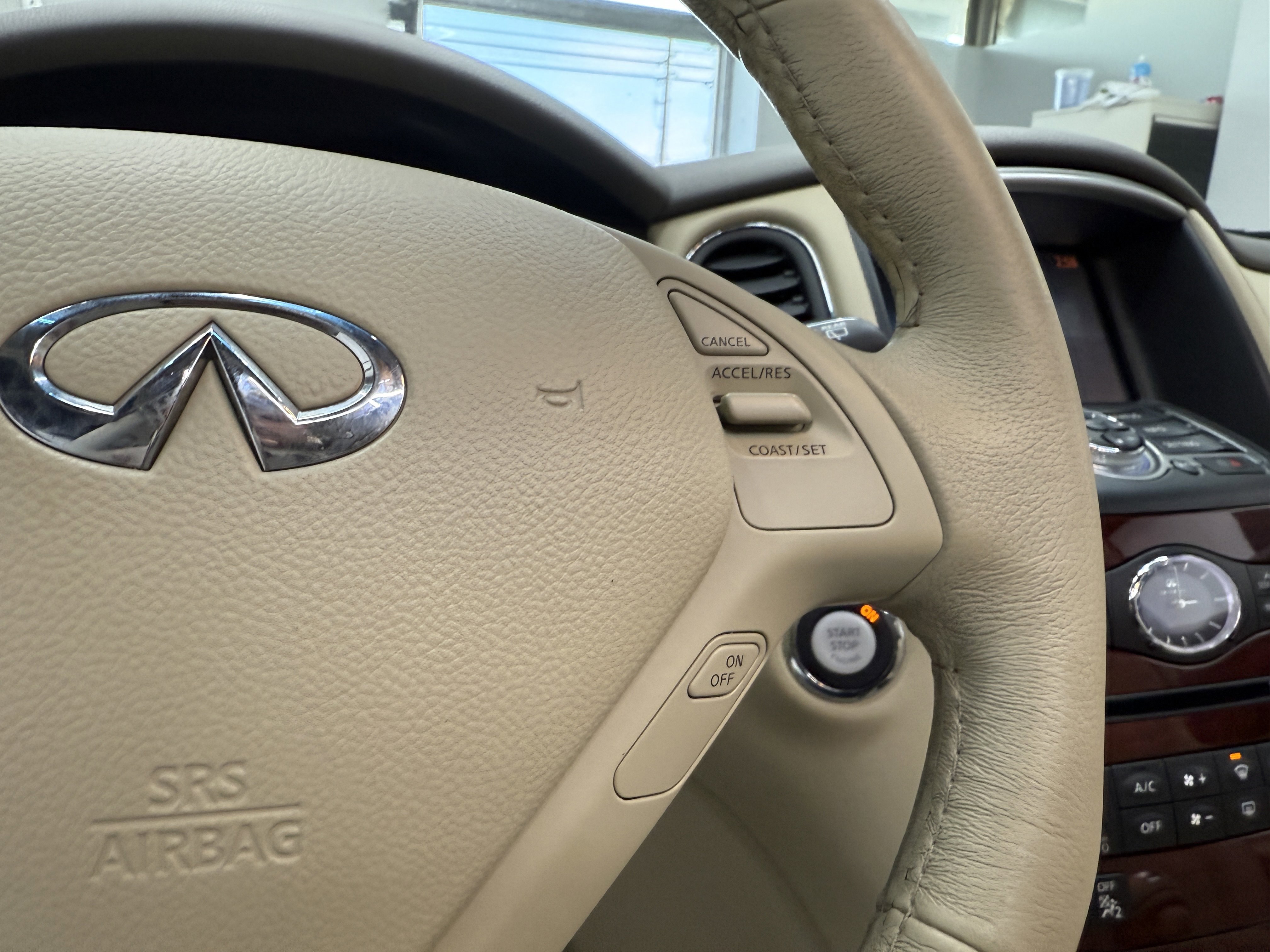 Used 2015 INFINITI QX50 Journey w/ Premium Package image 16