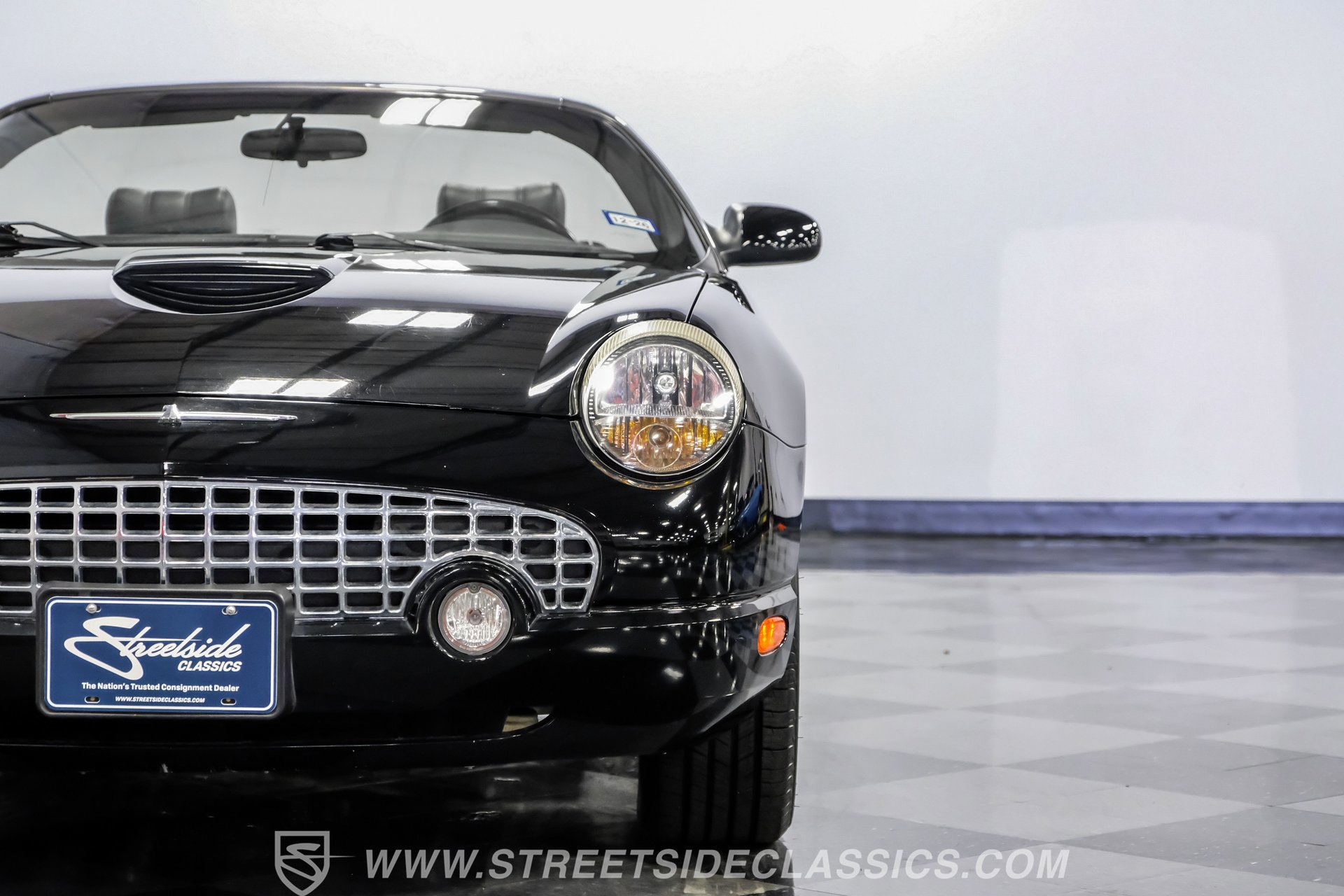 Used 2002 Ford Thunderbird image 24