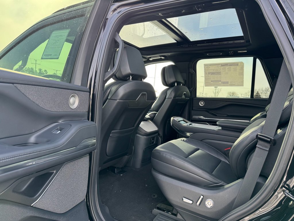 New 2026 Lincoln Navigator Reserve w/ Jet Appearance Package image 27