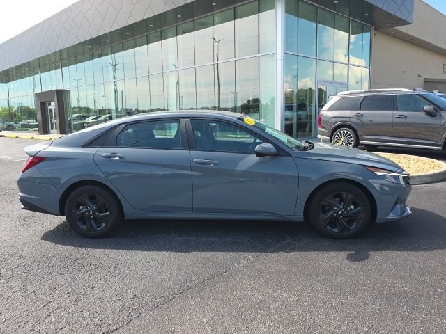 Certified 2023 Hyundai Elantra SEL Sport FWD image 18