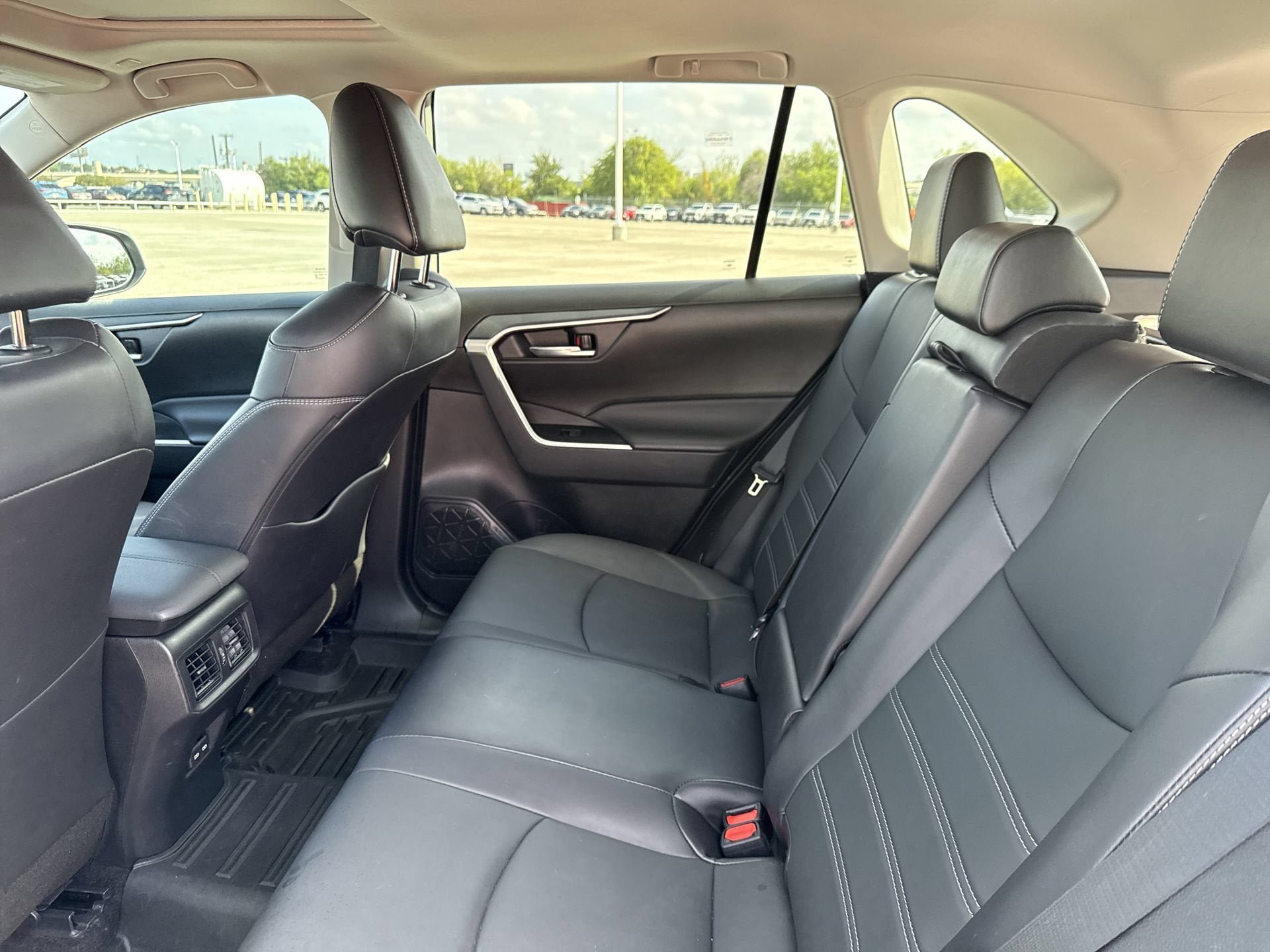 Certified 2023 Toyota RAV4 XLE Premium FWD image 25
