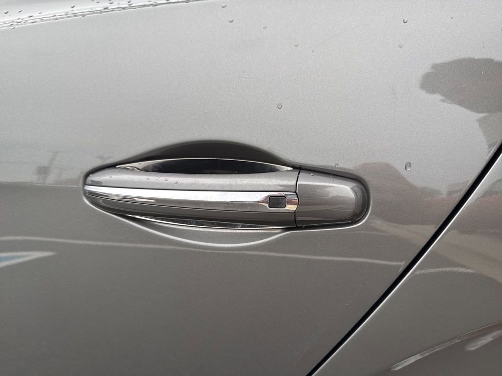 Used 2014 Bentley Flying Spur W12 image 11