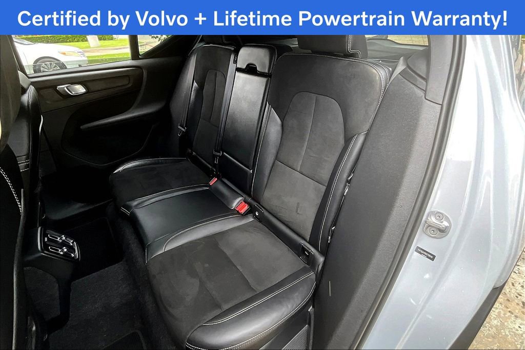 Used 2022 Volvo XC40 T5 R-Design image 33