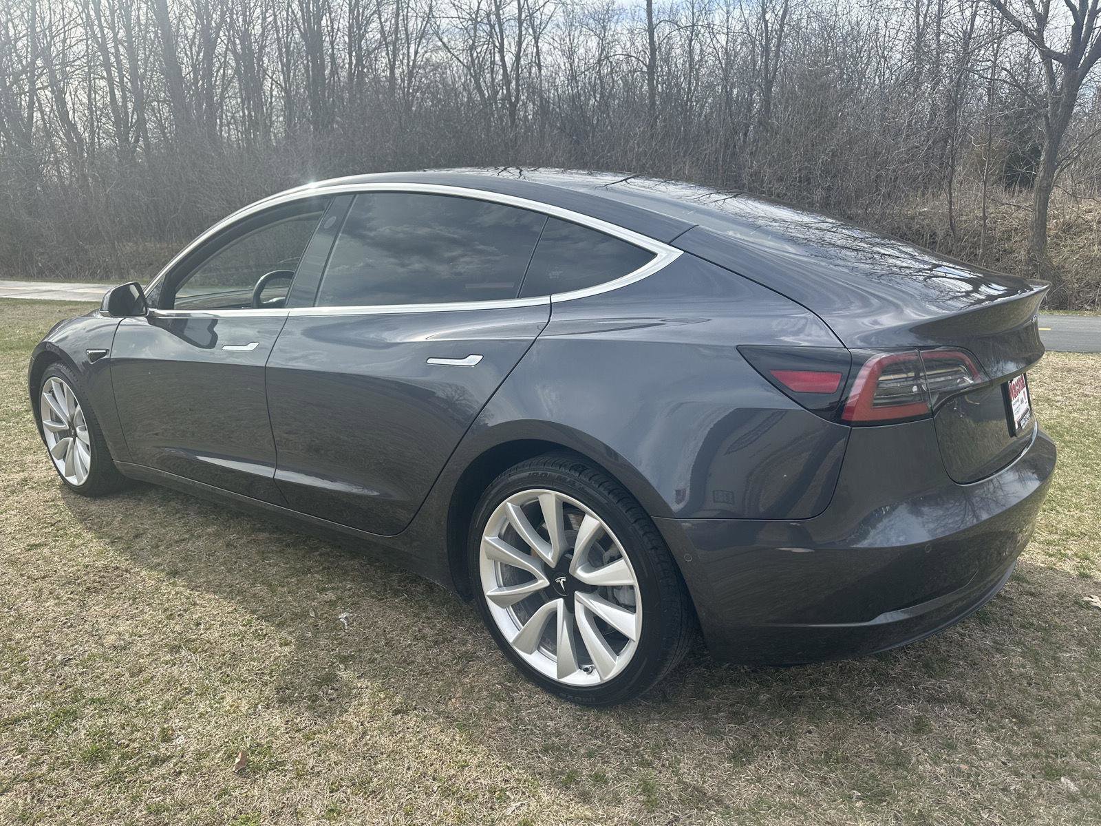 Used 2018 Tesla Model 3 Long Range image 4