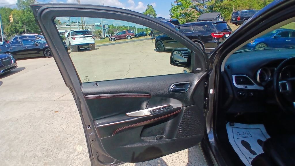 Used 2015 Dodge Journey R/T w/ Flexible Seating Group image 9