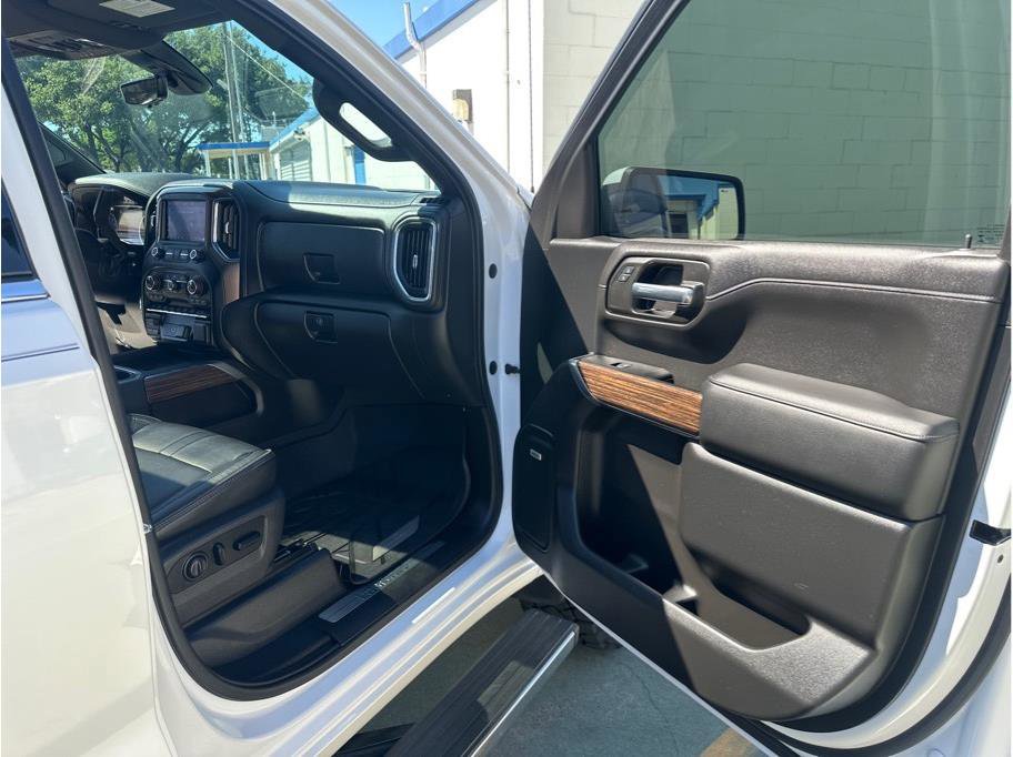 Used 2019 Chevrolet Silverado 1500 High Country w/ Technology Package AWD/4WD image 29