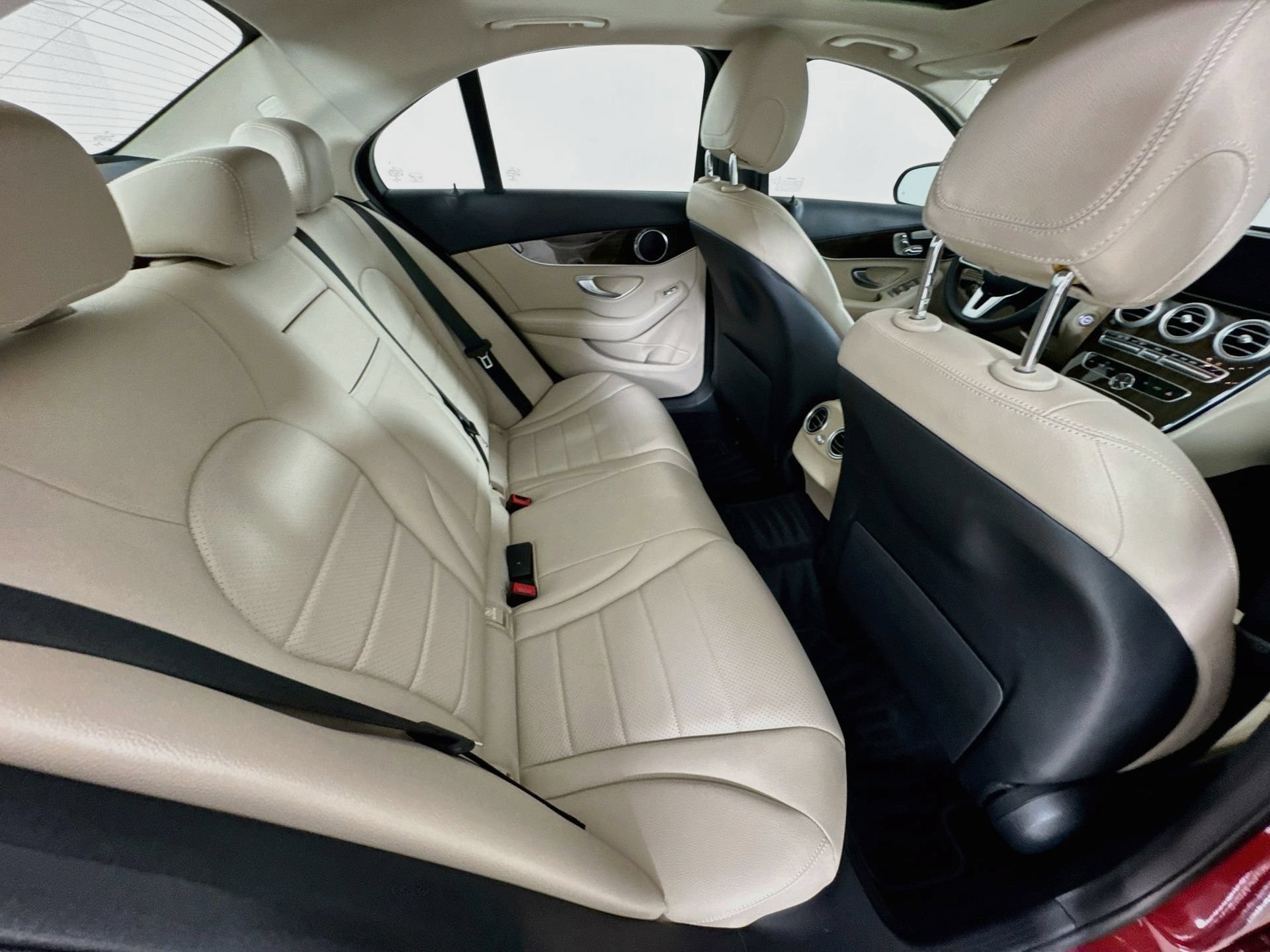 Used 2019 Mercedes-Benz C 300 Sedan image 28