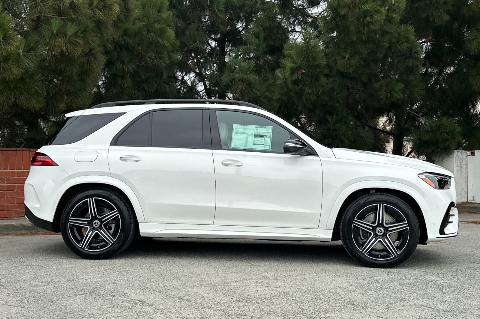 New 2026 Mercedes-Benz GLE 580 4MATIC image 3