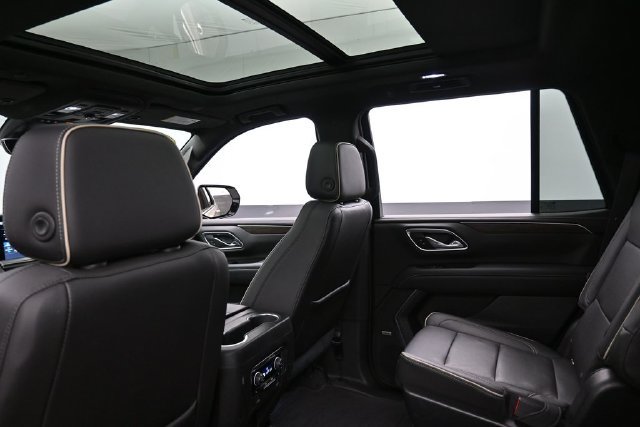 Used 2021 Chevrolet Tahoe Premier w/ Premium Package AWD/4WD image 26