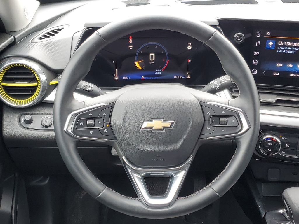 Certified 2024 Chevrolet Trax LT w/ Driver Confidence Package image 23