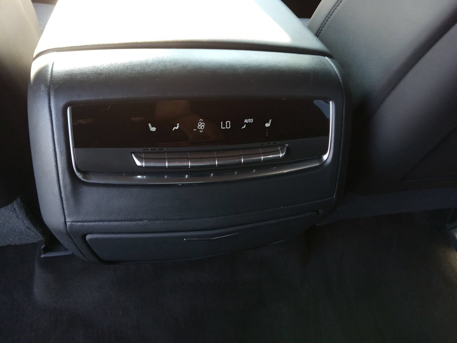 Used 2021 Cadillac Escalade Premium Luxury w/ Driver Assist Tech Package AWD/4WD image 26