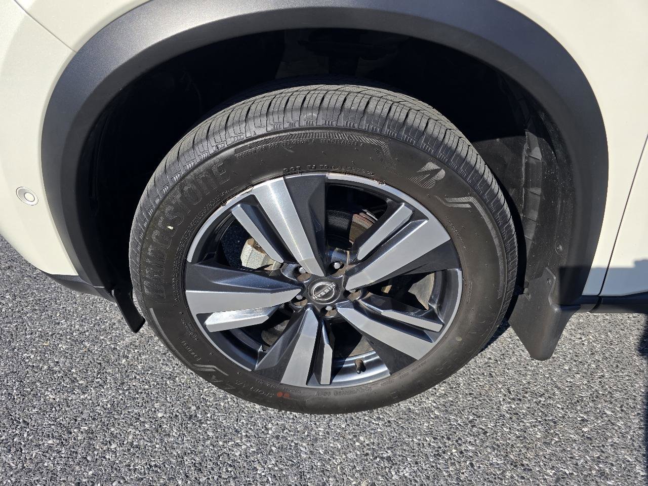 Used 2023 Nissan Rogue Platinum w/ Platinum Premium Package AWD/4WD image 32