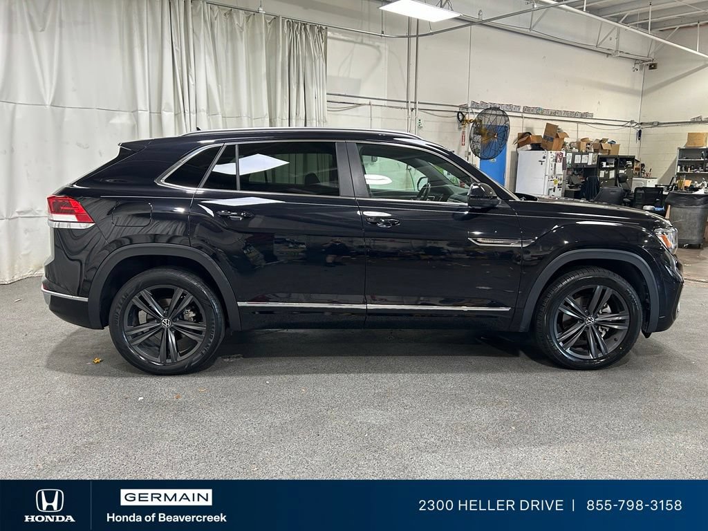 Used 2022 Volkswagen Atlas Cross Sport SEL R-Line AWD/4WD image 9
