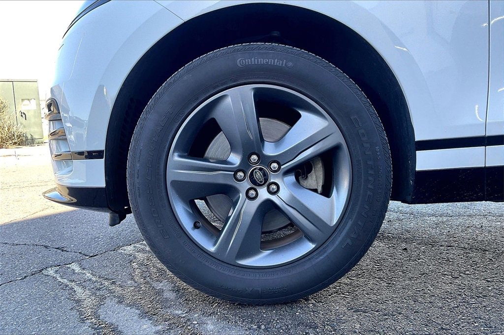 Used 2025 Land Rover Range Rover Velar Dynamic SE image 9