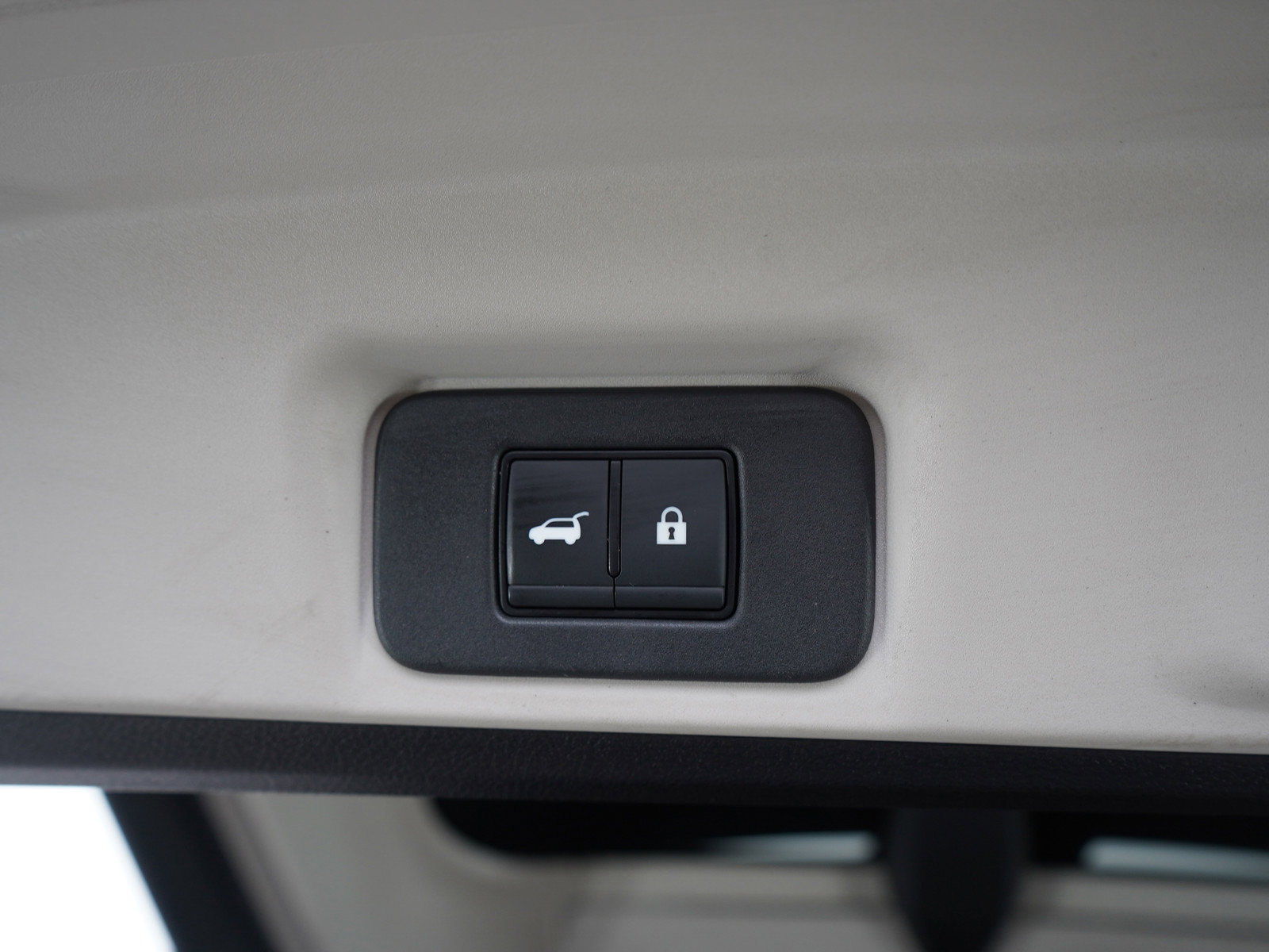 Used 2024 Nissan Ariya AWD image 10