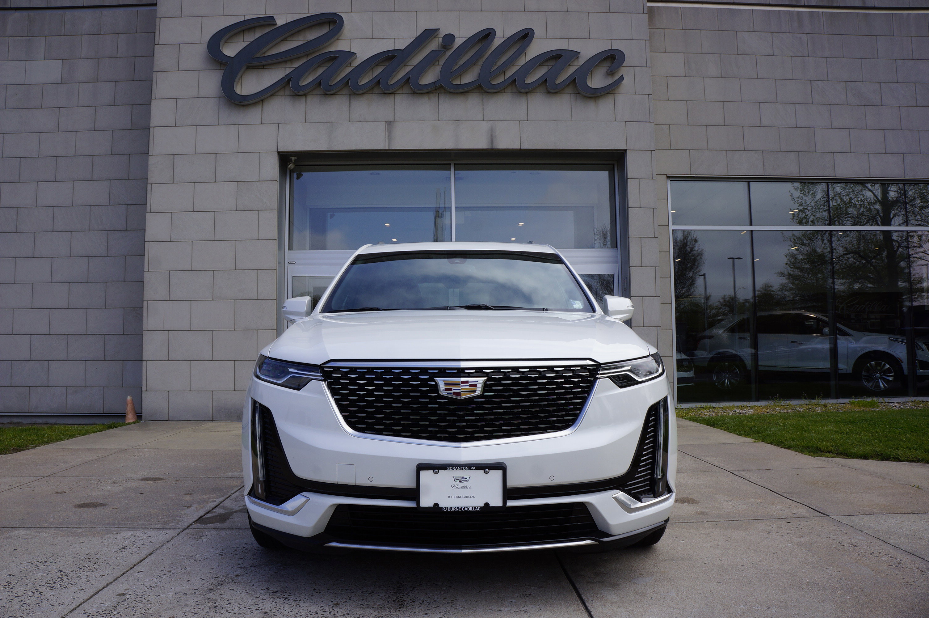 Used 2024 Cadillac XT6 Luxury w/ LPO, Floor Liner Package image 13