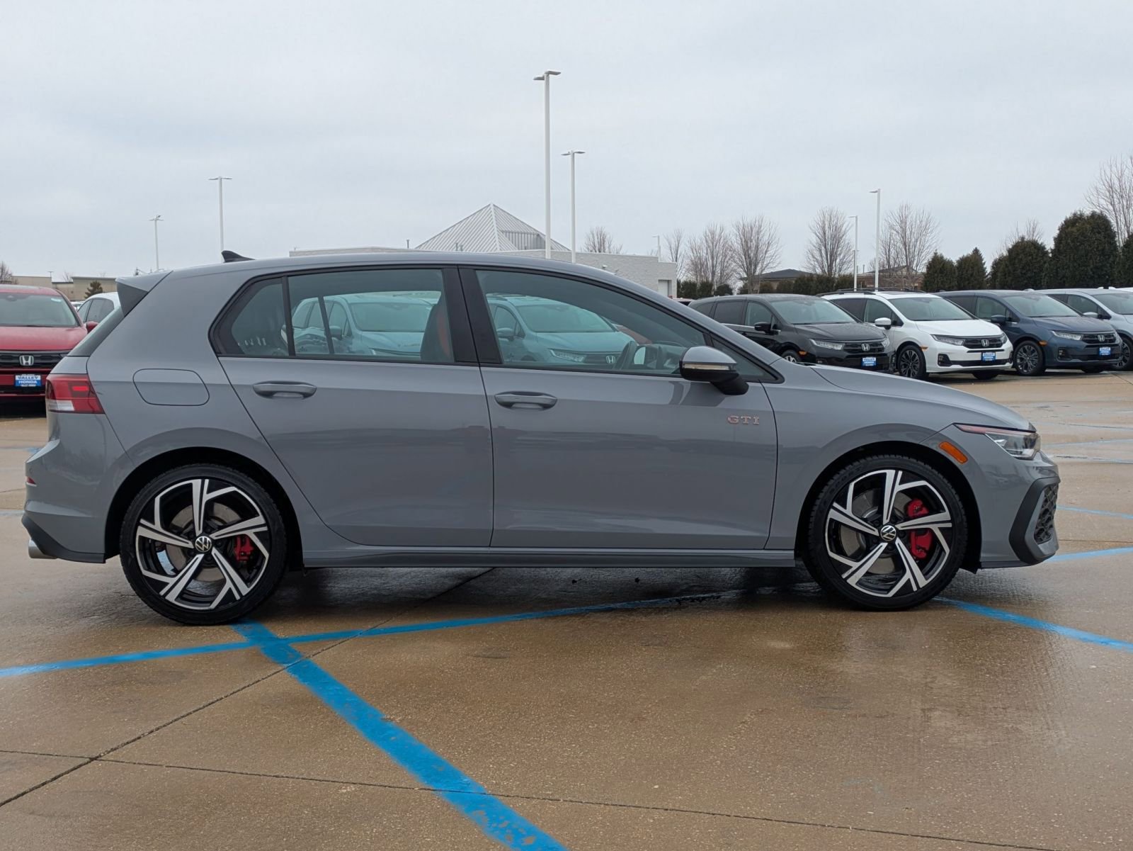 Used 2025 Volkswagen GTI SE image 5
