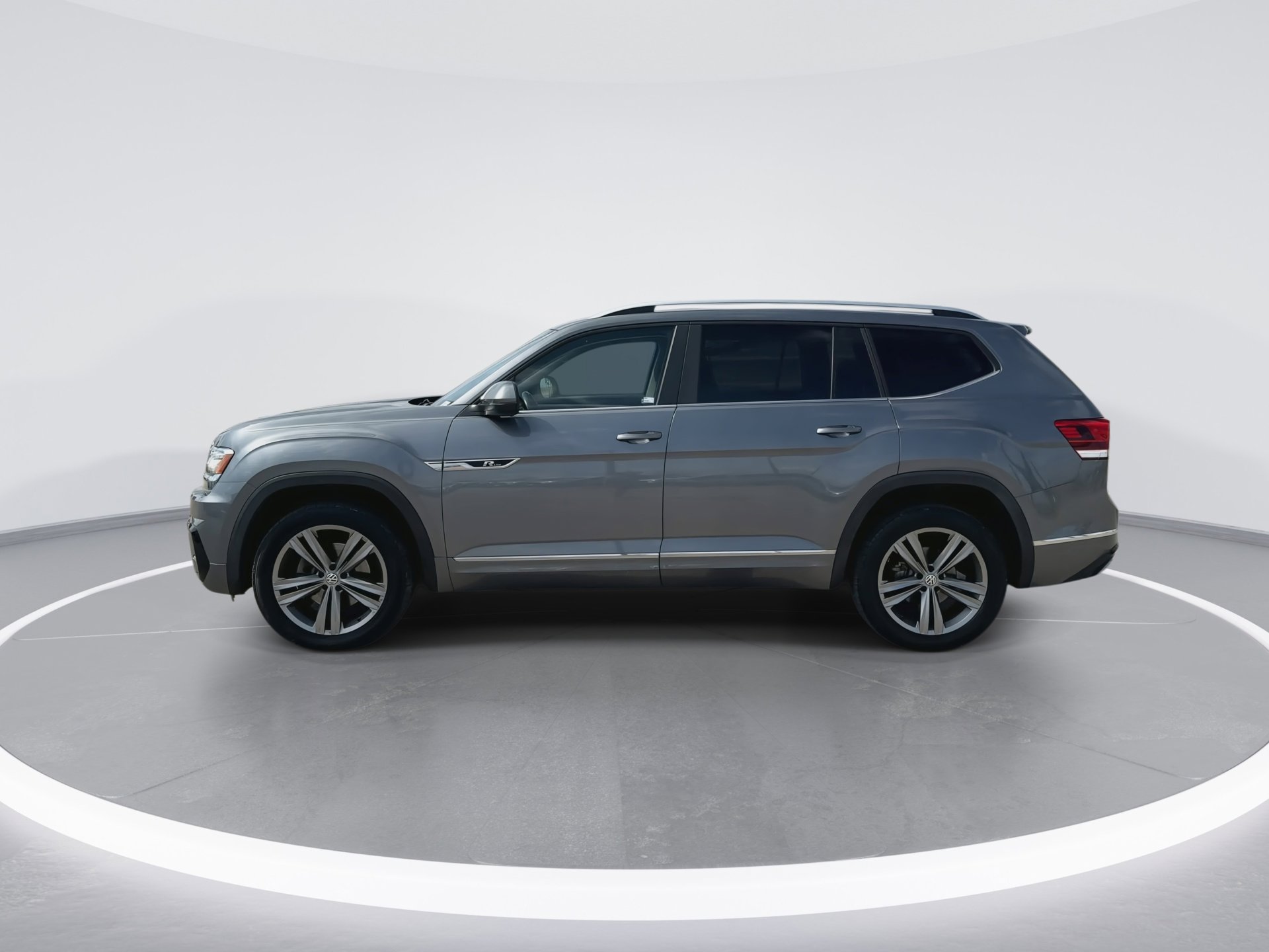 Used 2019 Volkswagen Atlas SEL R-Line image 6
