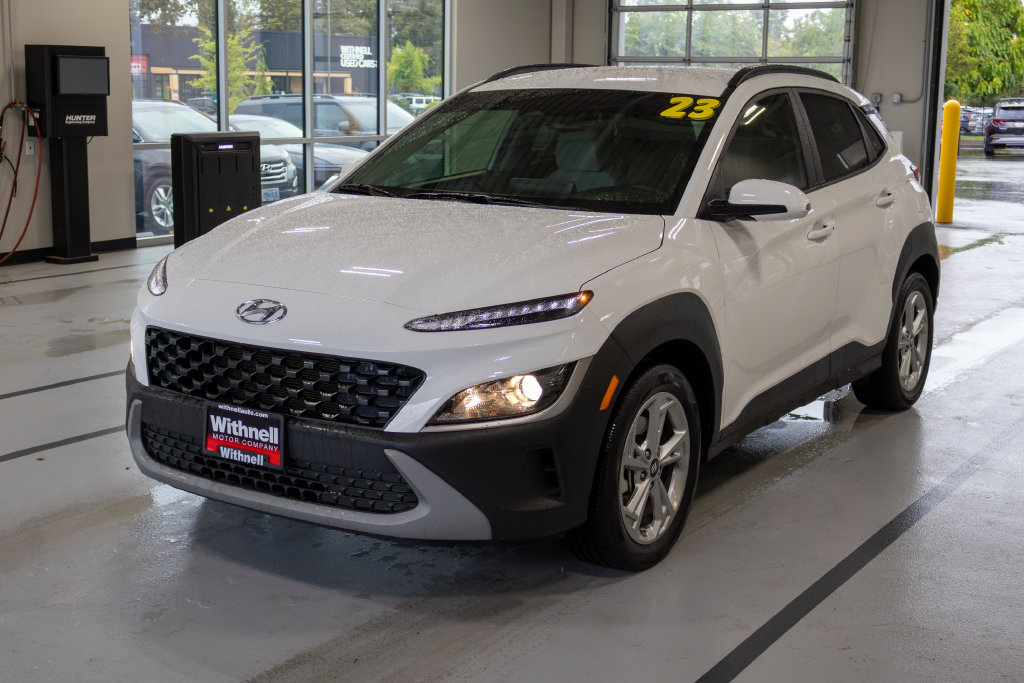 Used 2023 Hyundai Kona SEL w/ Cargo Package AWD/4WD image 3