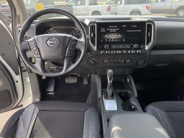 Used 2025 Nissan Frontier SV AWD/4WD image 14
