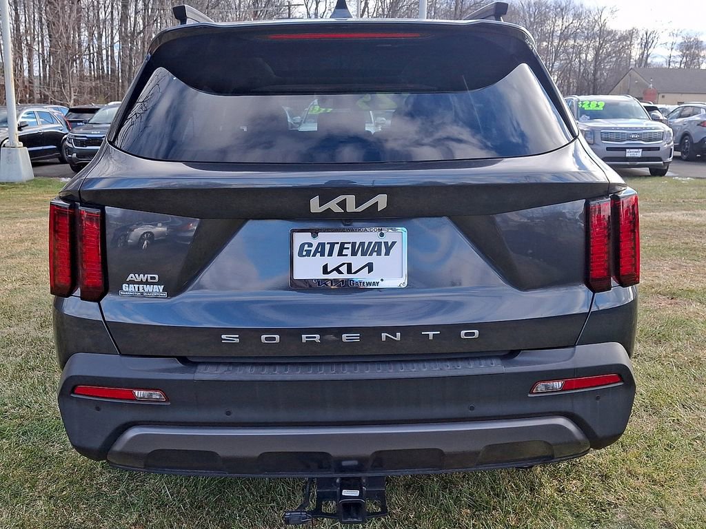 Certified 2022 Kia Sorento S w/ Panoramic Sunroof Package image 5