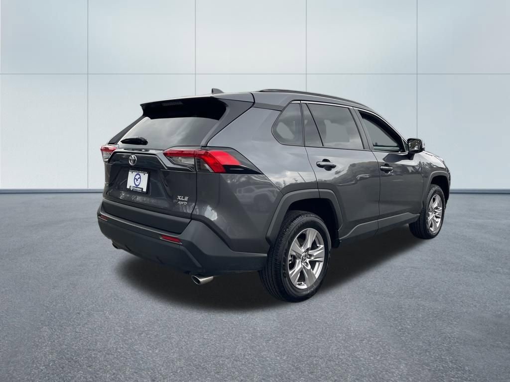 Used 2025 Toyota RAV4 XLE w/ Convenience Package image 5