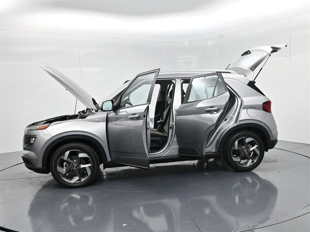 Used 2023 Hyundai Venue SEL image 51