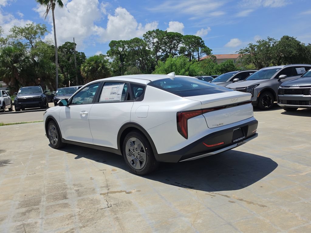 New 2026 Kia K4 FWD image 6