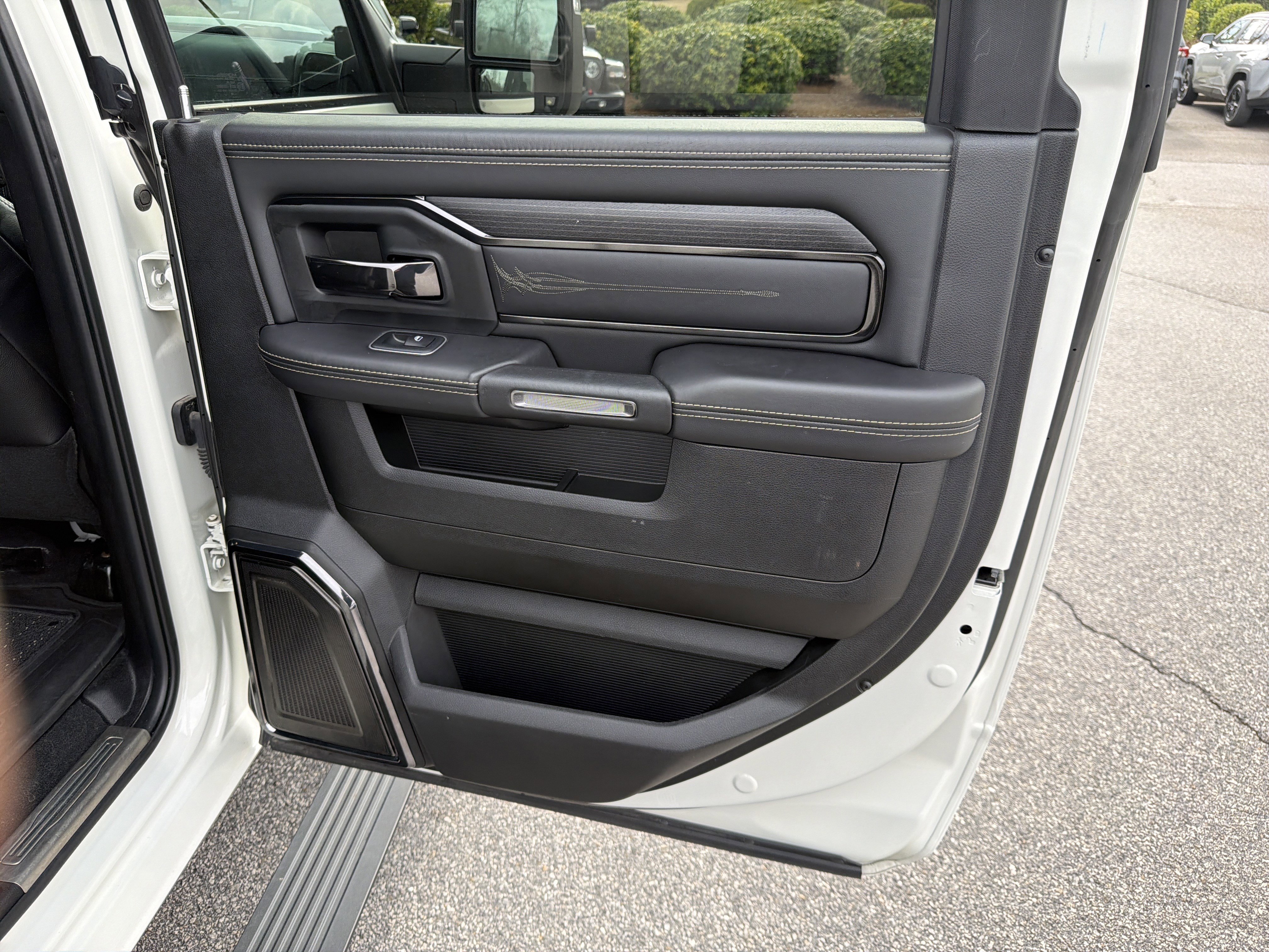 Used 2023 RAM 2500 Limited image 26