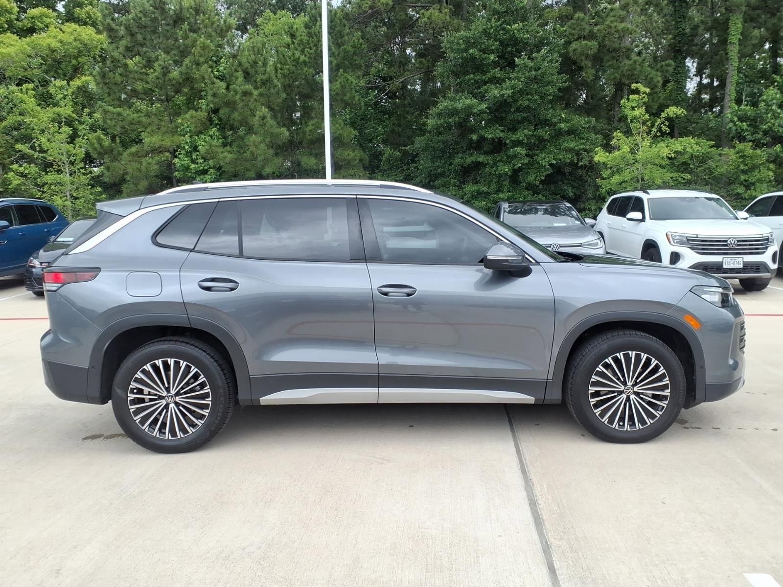 Certified 2025 Volkswagen Tiguan S FWD image 4