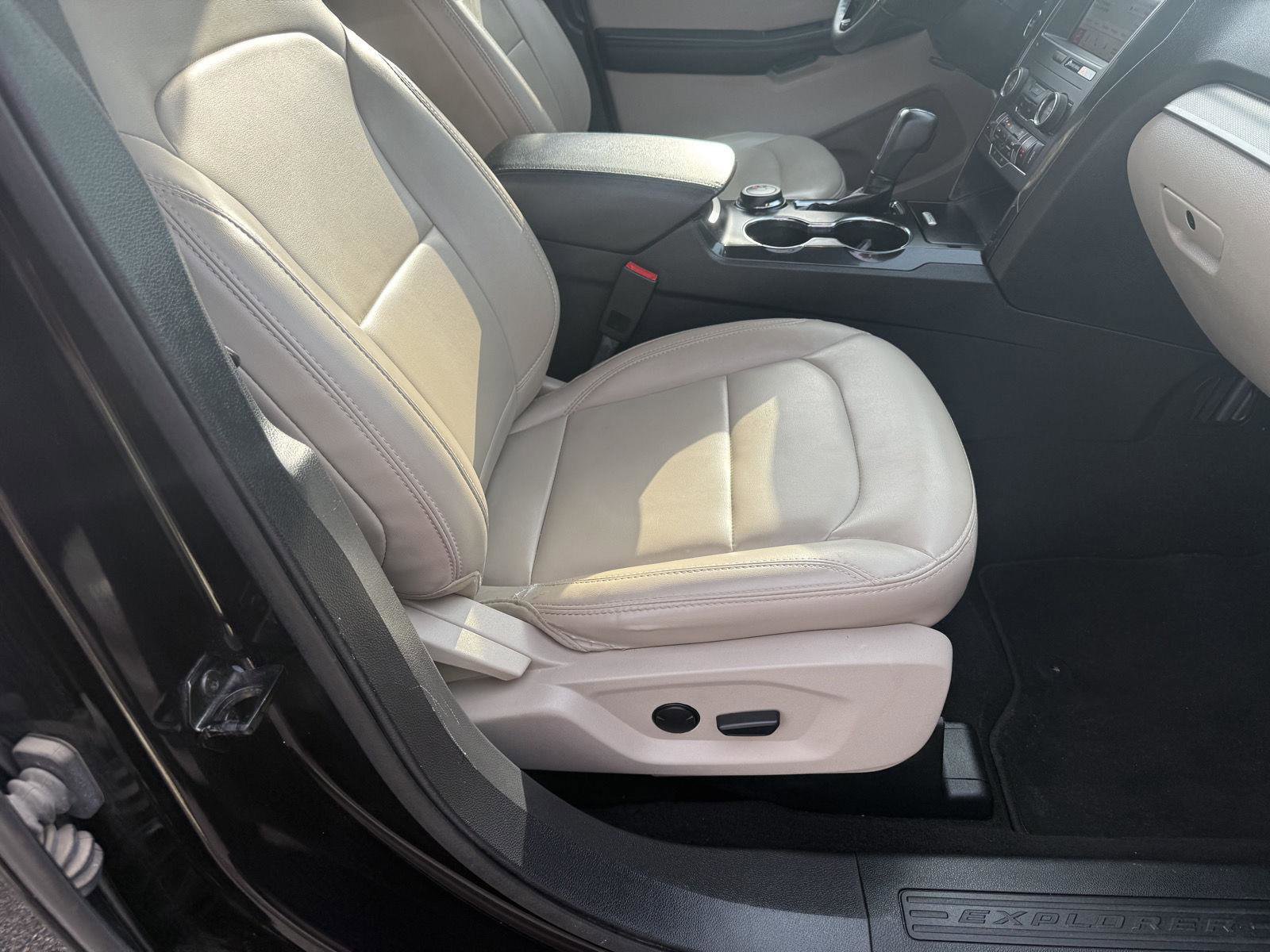 Used 2019 Ford Explorer XLT w/ Equipment Group 202A image 41