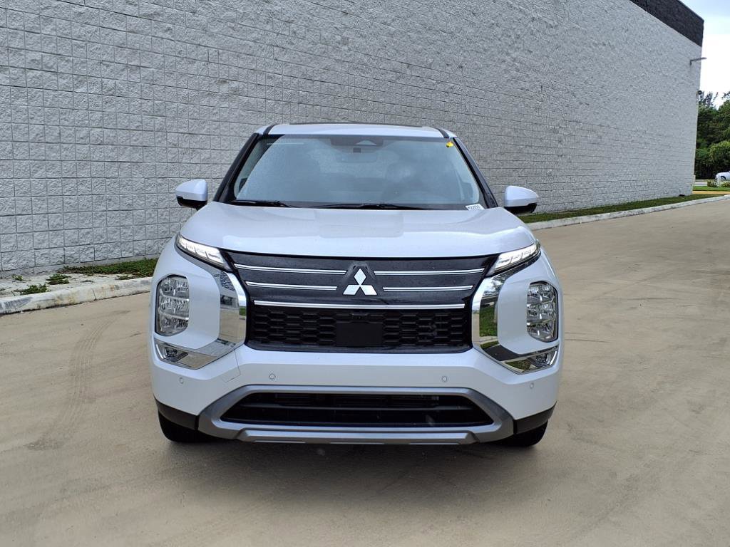 New 2025 Mitsubishi Outlander SE image 7