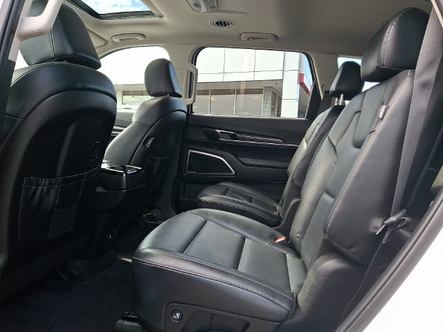 Used 2025 Kia Telluride S FWD image 11