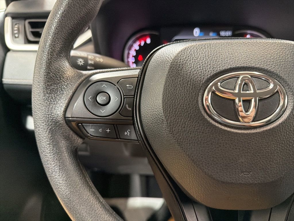 Used 2025 Toyota RAV4 XLE image 24