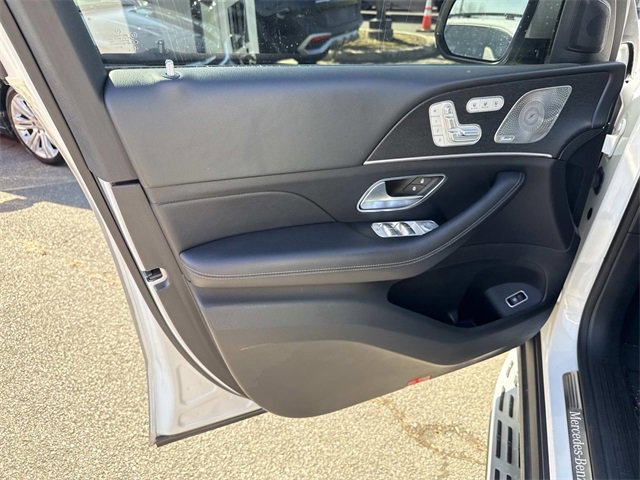 Used 2023 Mercedes-Benz GLS 450 4MATIC image 13