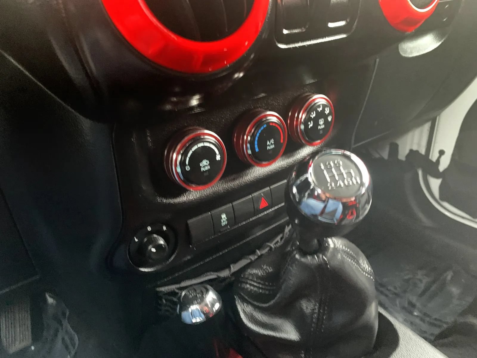 Used 2017 Jeep Wrangler Sport w/ Quick Order Package 23S AWD/4WD image 19
