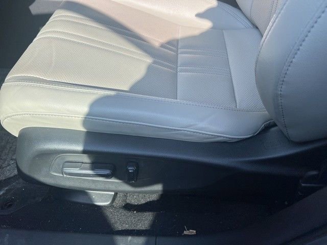 Used 2023 Honda HR-V EX-L image 5