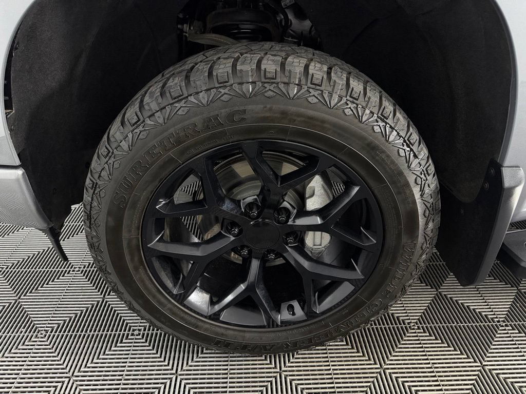 Used 2024 Chevrolet Silverado 1500 High Country w/ High Country Premium Package AWD/4WD image 10