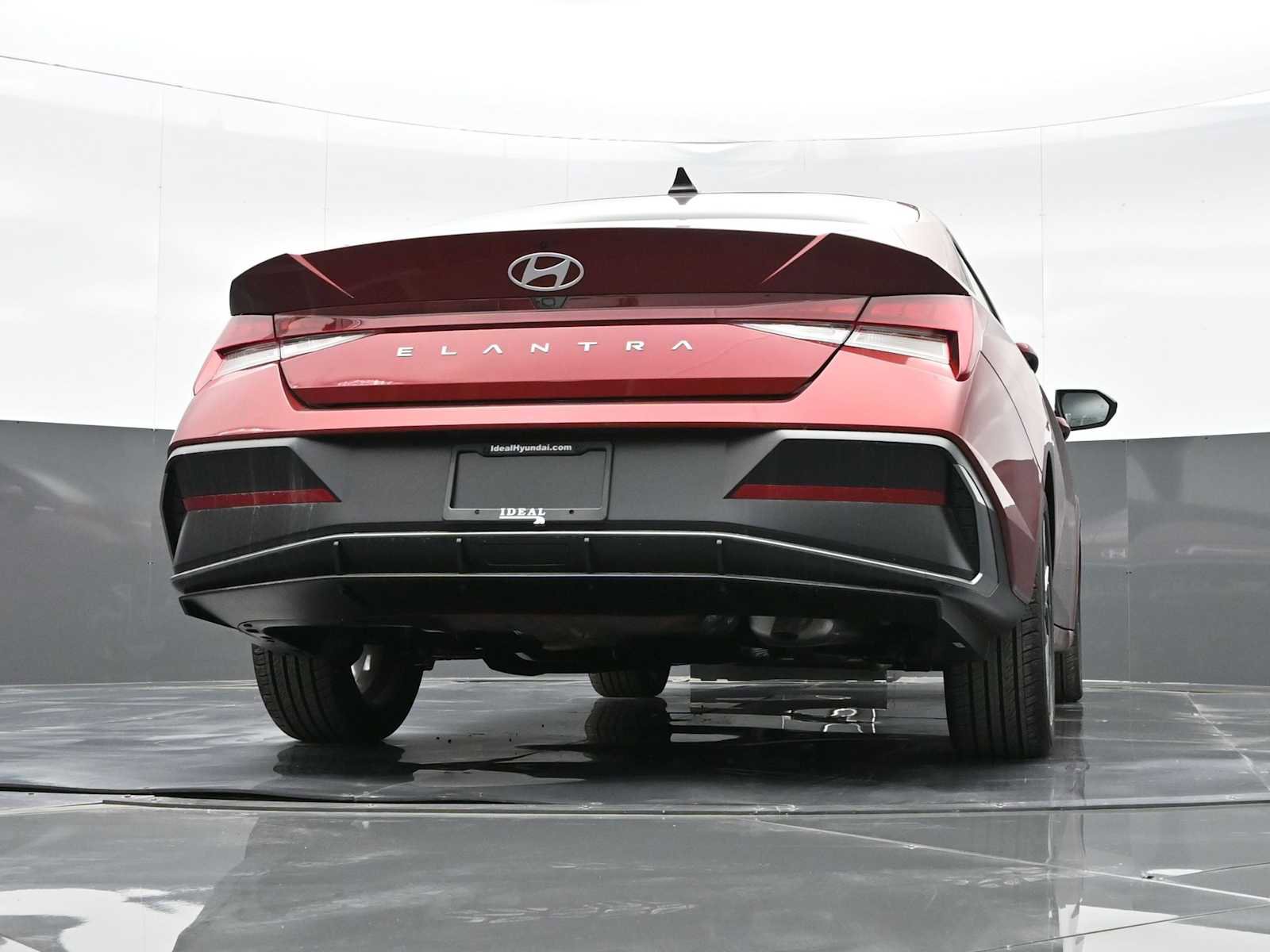 Certified 2024 Hyundai Elantra SEL w/ Convenience Package image 31