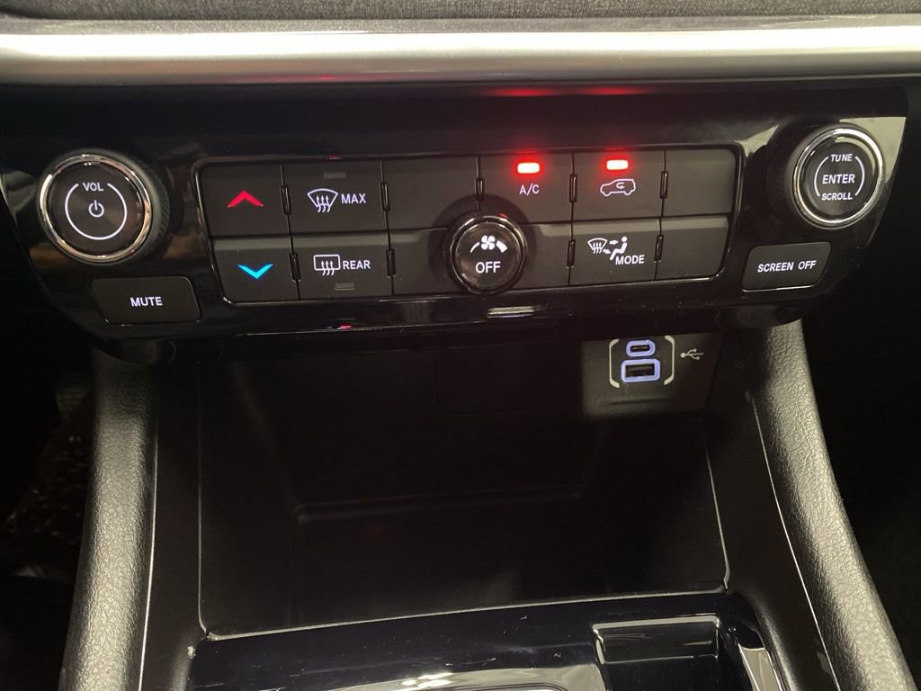 Used 2022 Jeep Compass Latitude image 20